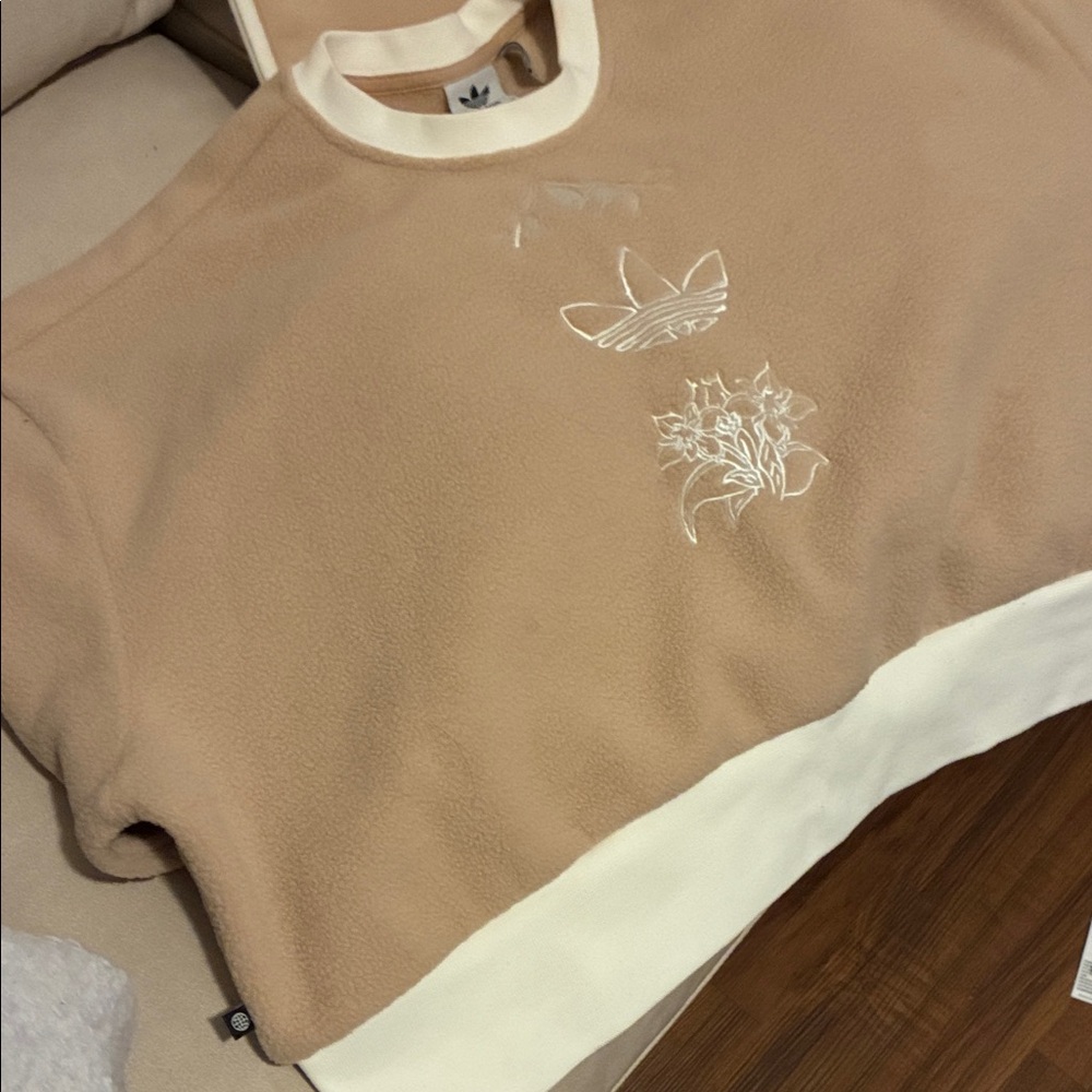 Adidas Beige and White Fleece Top/ Pants With that Oversized Aesthetic. - Picture 3 of 9